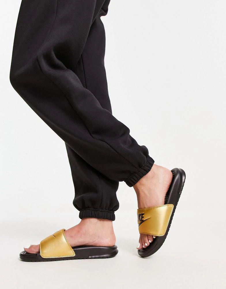 商品NIKE|Nike Benassi sliders in black and gold,价格¥228,第2张图片详细描述
