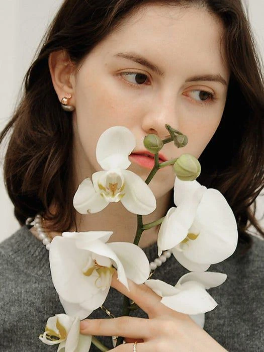 商品ZOENA|Bong bong rose  earring,价格¥416,第3张图片详细描述