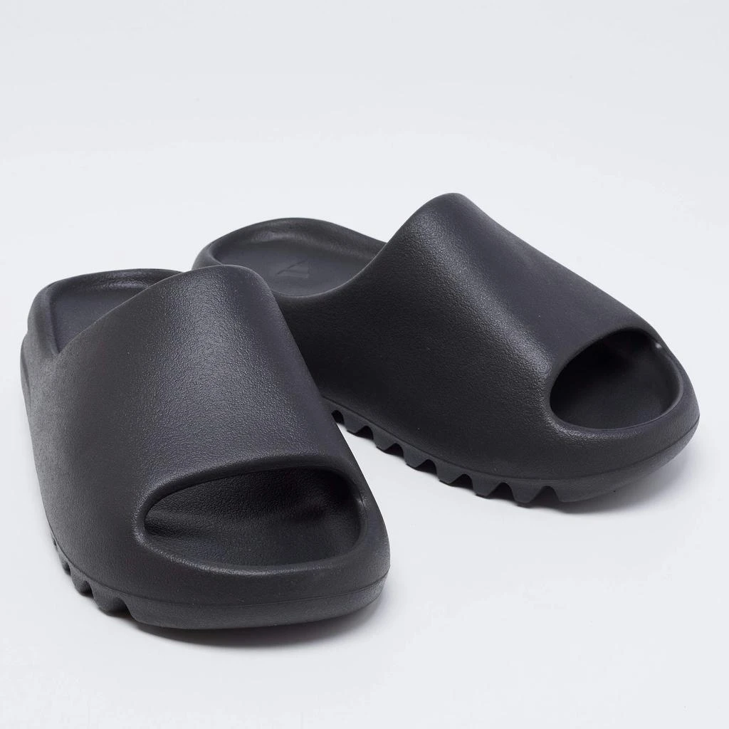 商品YEEZY|Yeezy x adidas Black Rubber Onyx Flat Slides Size 38 ,价格¥2328,第4张图片详细描述