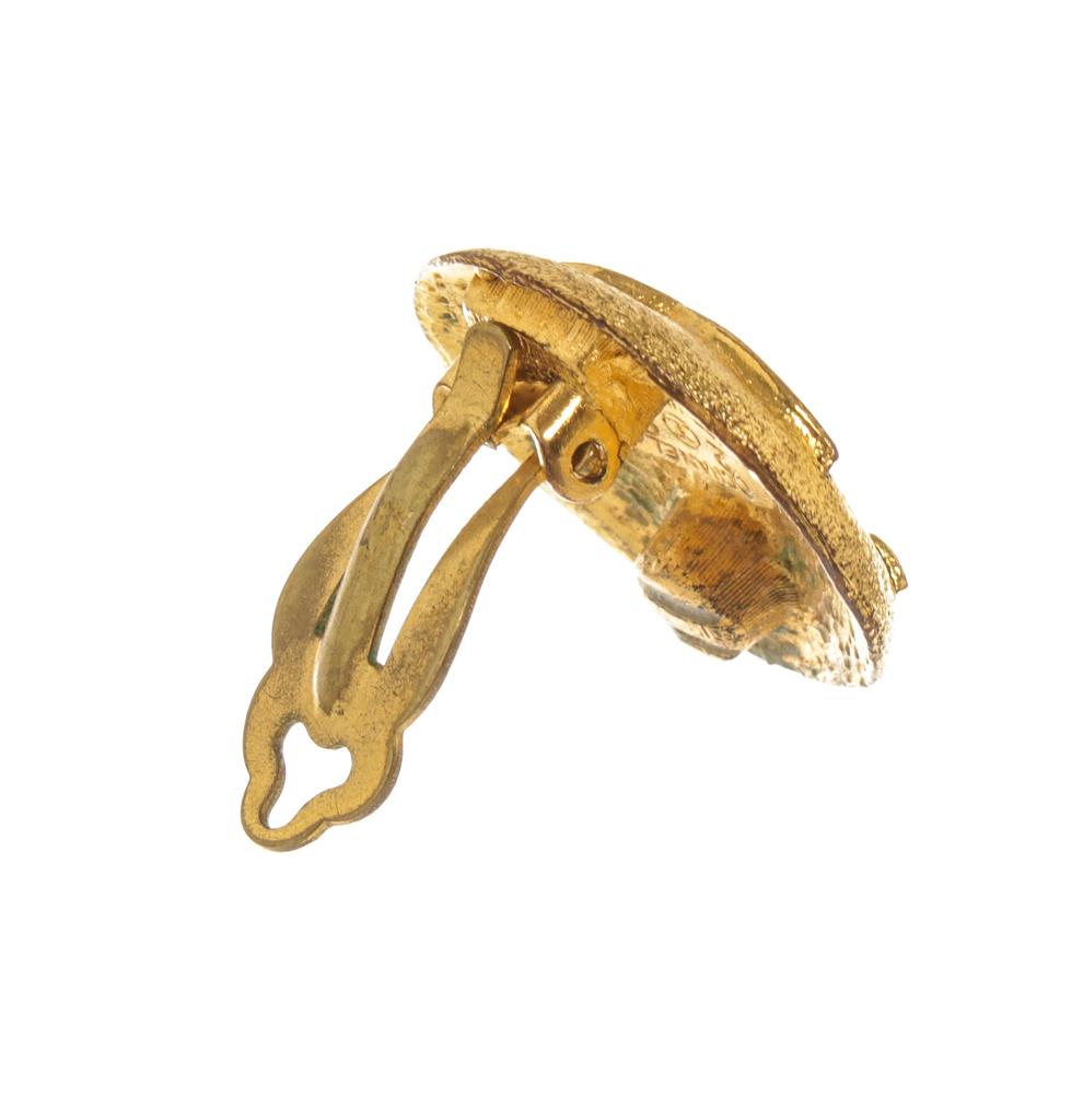 Chanel Gold CC Round Shaped Logo Earrings商品第5张图片规格展示