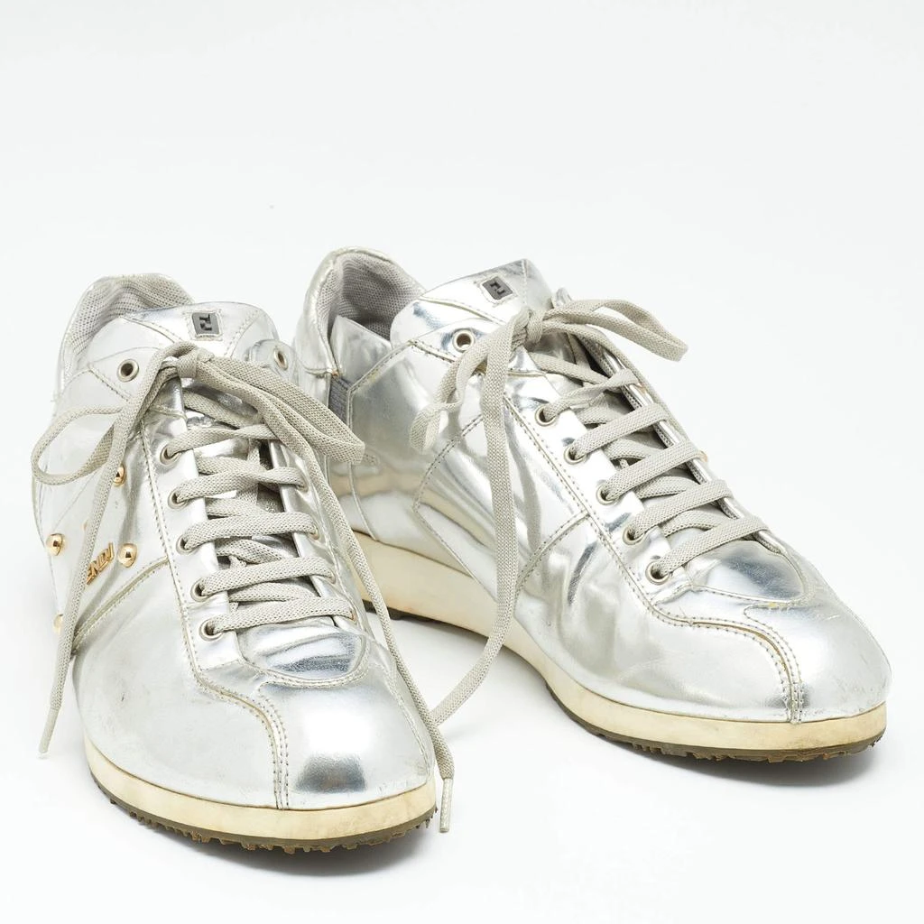 商品[二手商品] Fendi|Fendi Metallic Silver Patent Leather Low Top Sneakers Size 38,价格¥1427,第4张图片详细描述