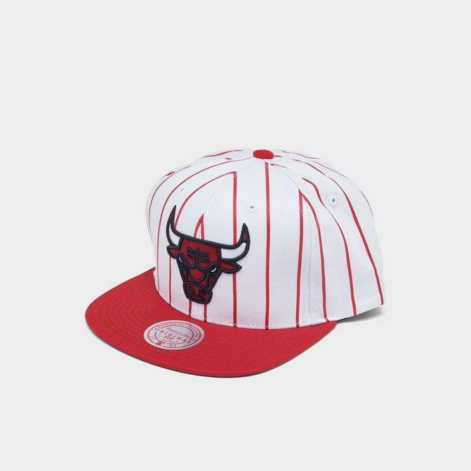 商品Mitchell and Ness|Mitchell & Ness Chicago Bulls NBA Pinstripe Snapback Hat,价格¥149,第1张图片