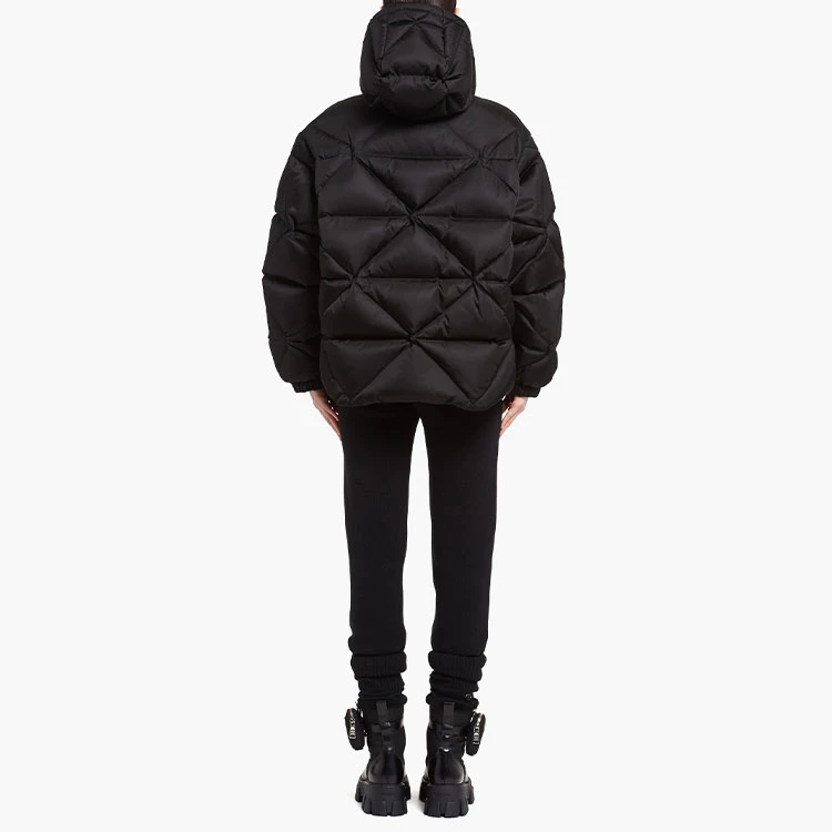 商品[国内直发] Prada|纯色华达呢连帽含羽绒外套 冬季 女款 黑色,价格¥21036,第4张图片详细描述