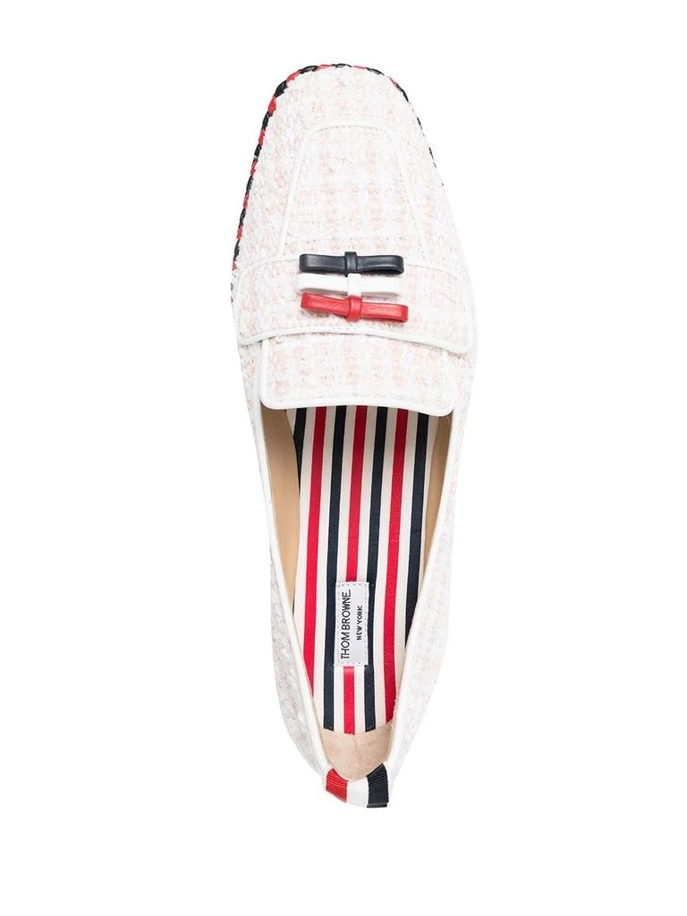 商品Thom Browne|THOM BROWNE WOMEN BOW SOFT LOAFER W CORD TRIMMED LEATHER SOLE IN SOFT PATENT LEATHER,价格¥1924,第3张图片详细描述