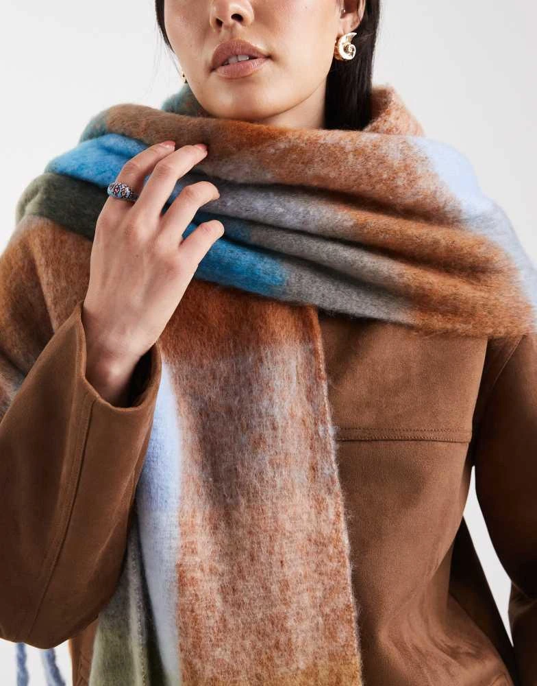 商品Threadbare|Threadbare blanket scarf in brown and blue check,价格¥161,第2张图片详细描述