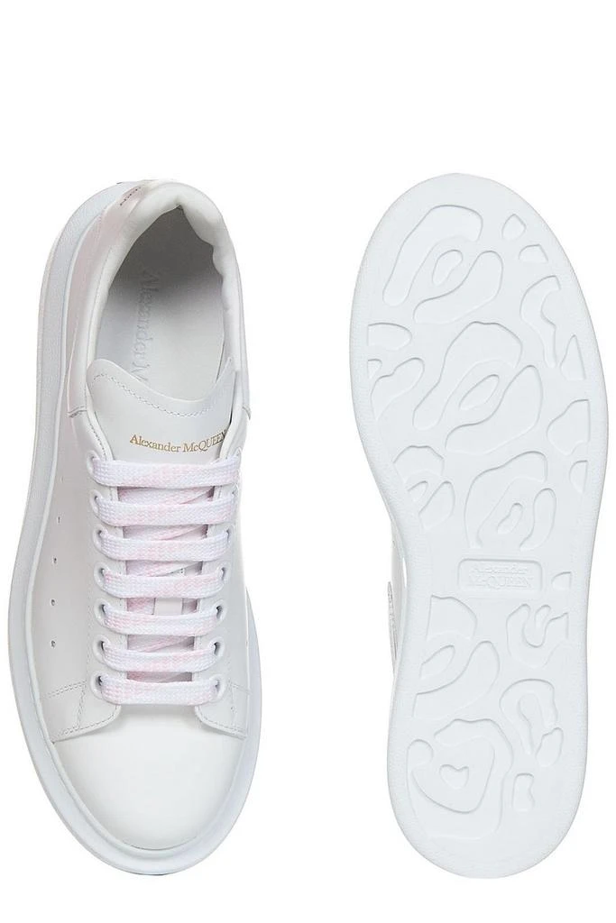 商品Alexander McQueen|Alexander McQueen Oversized Lace-Up Sneakers,价格¥2426,第4张图片详细描述