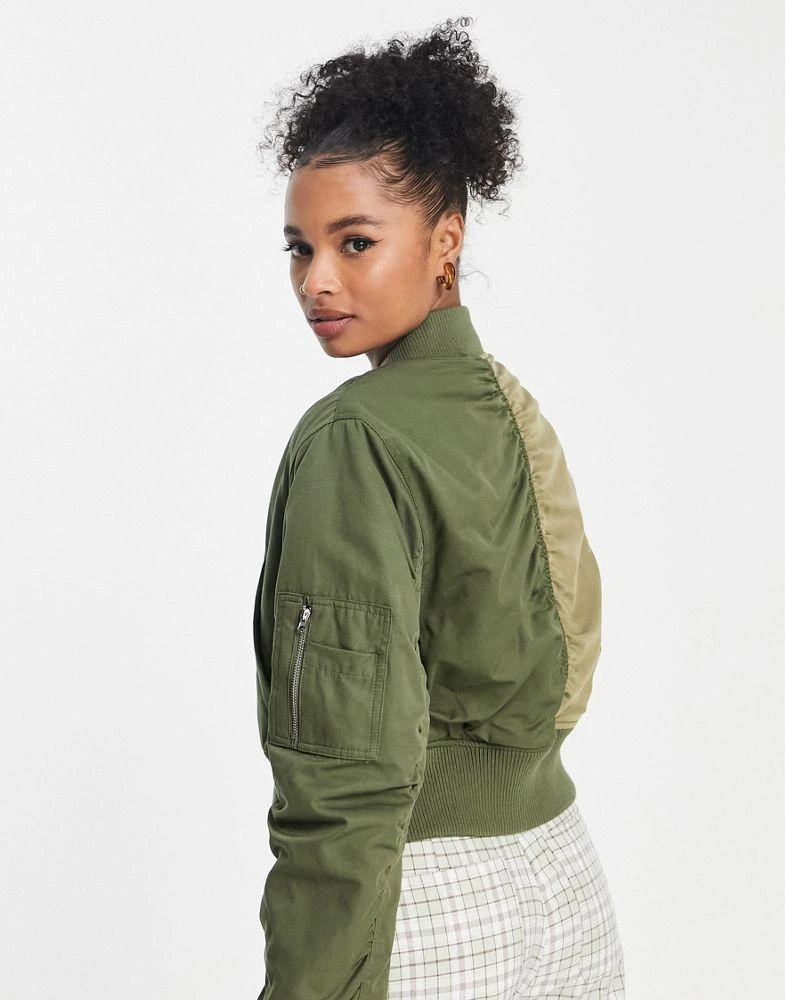 商品Topshop|Topshop Petite cropped half and half contrast bomber jacket in khaki,价格¥184,第4张图片详细描述