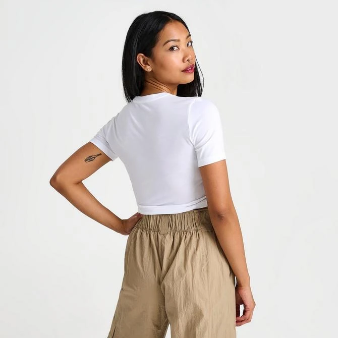 Women's Nike Sportswear Essential Slim-Fit Crop T-Shirt 商品