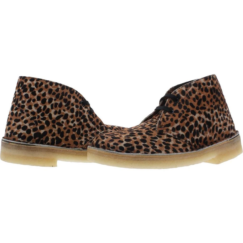 商品Clarks|Clarks Women's Leopard Print Pony Hair Desert Boot Ankle Bootie,价格¥269,第2张图片详细描述