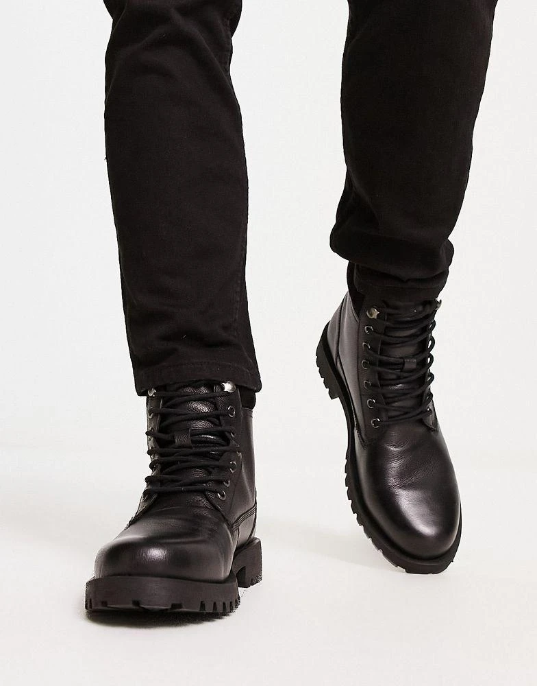 商品ASOS|ASOS DESIGN lace up boot in black leather with suede padded collar,价格¥321,第3张图片详细描述