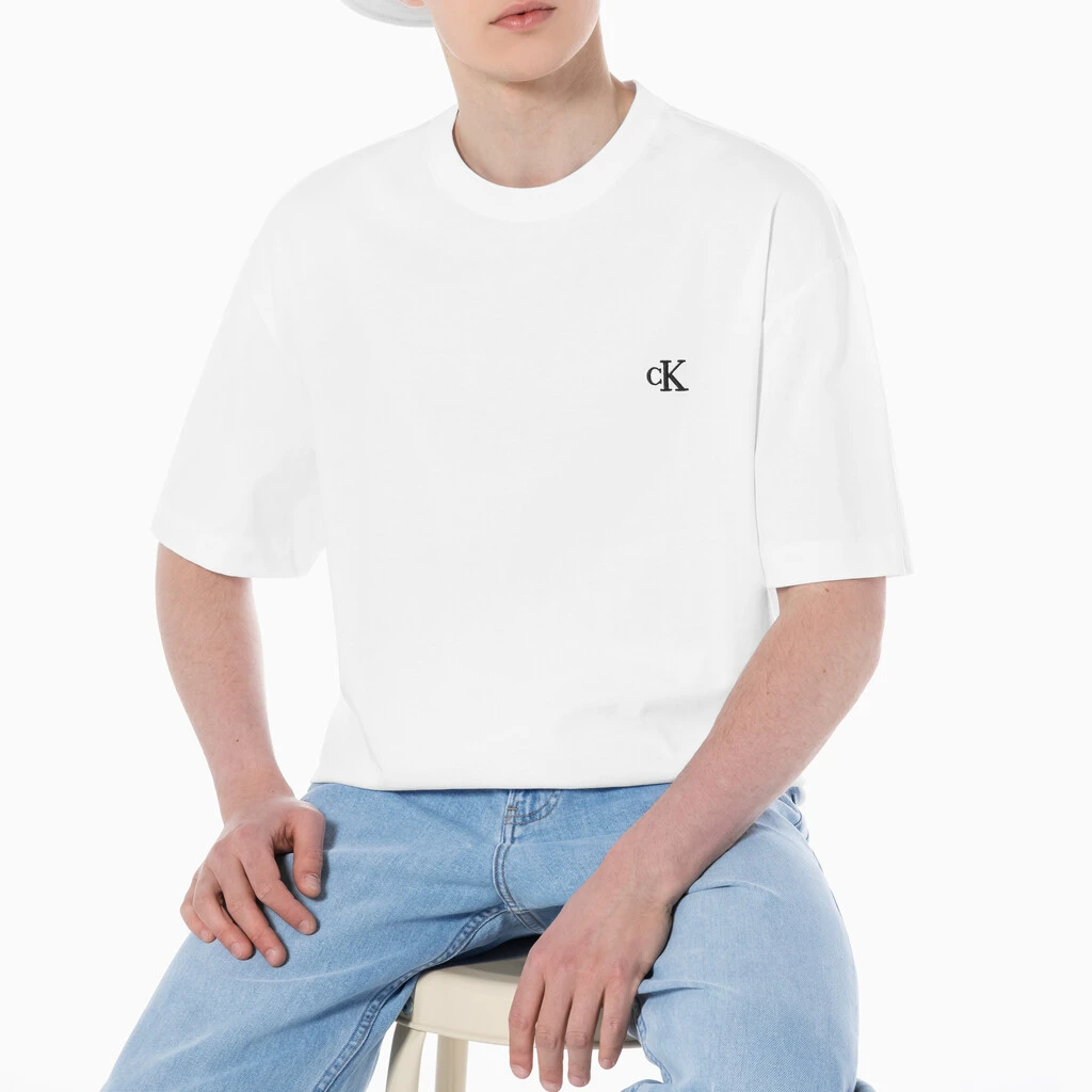 商品[国内直发] Calvin Klein|CALVIN KLEIN 纯色字母刺绣纯棉宽松短袖T恤 夏季 男款 白色,价格¥394,第7张图片详细描述