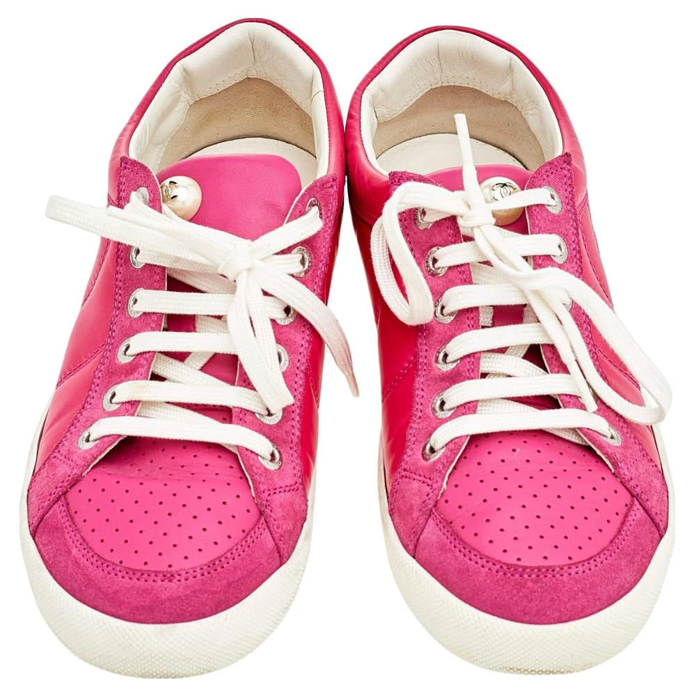 商品[二手商品] Chanel|Chanel Pink Leather, Suede And Nylon CC Pearl Low Top Sneakers Size 35.5,价格¥1753,第3张图片详细描述