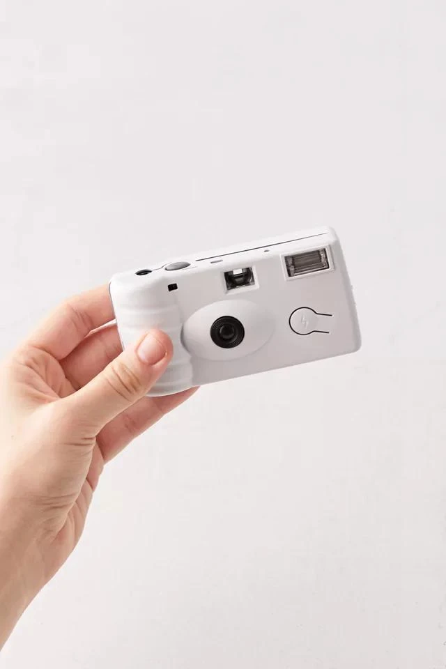 商品Urban Outfitters|Matte Disposable Camera,价格¥220,第2张图片详细描述
