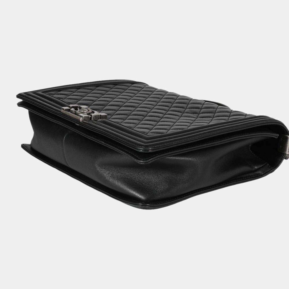 Chanel Black Quilted Lambskin Leather Large Boy Shoulder Bag商品第7张图片规格展示
