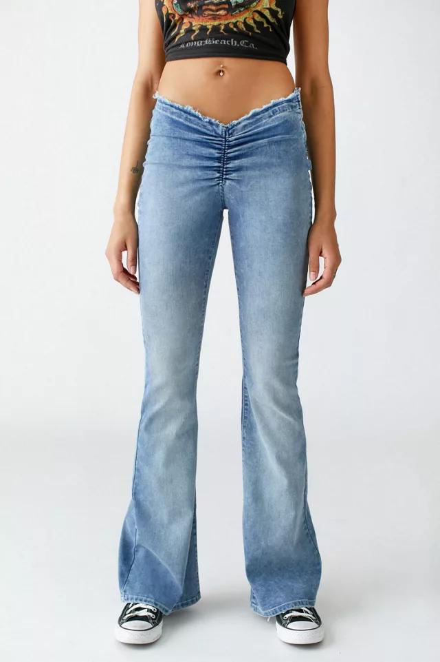 商品BDG|BDG Dip-Waist Flare Jeans,价格¥216,第6张图片详细描述