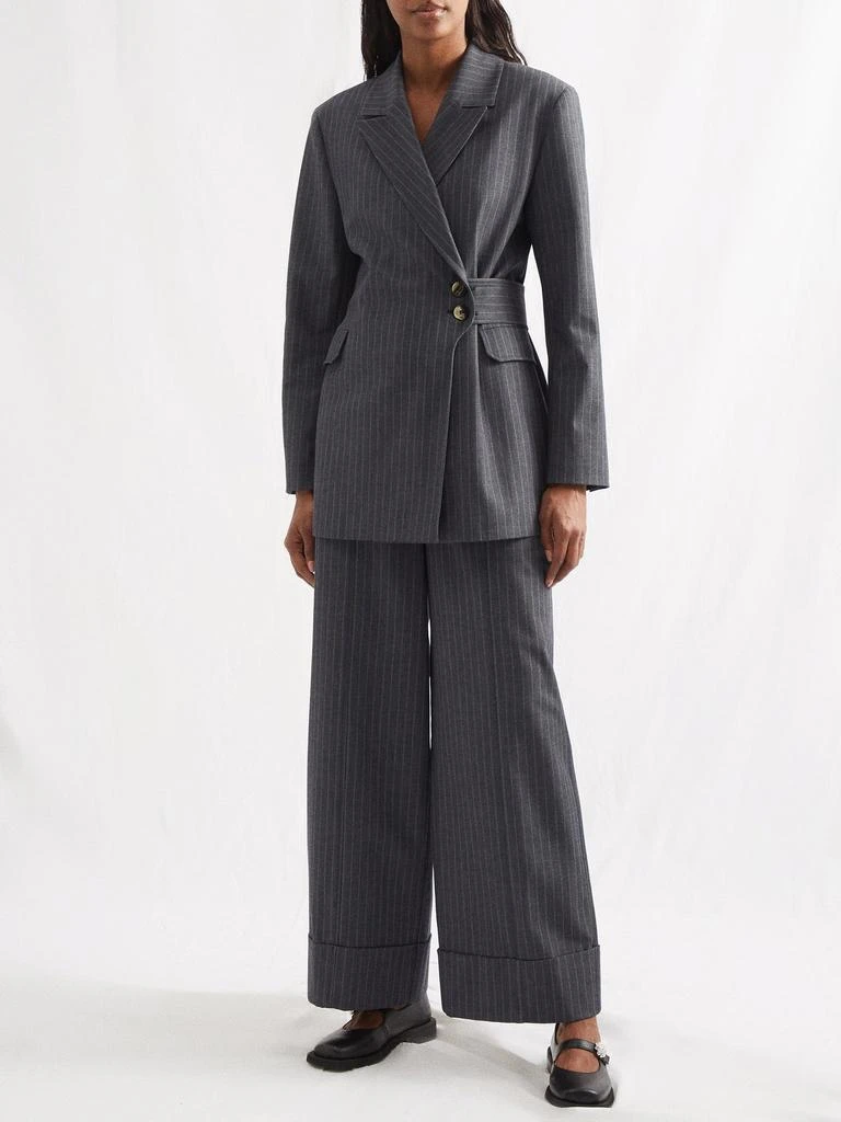 商品Ganni|Oblique-front pinstriped recycled-twill jacket,价格¥2188,第1张图片