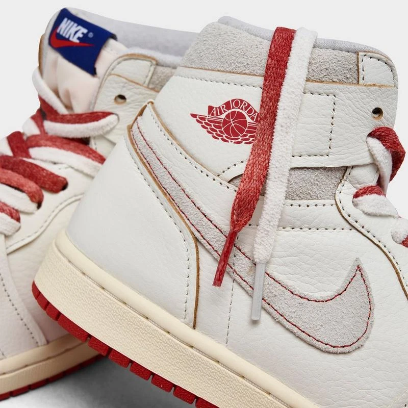 商品Jordan|Women's Air Jordan Retro 1 High OG Casual Shoes,价格¥805,第3张图片详细描述