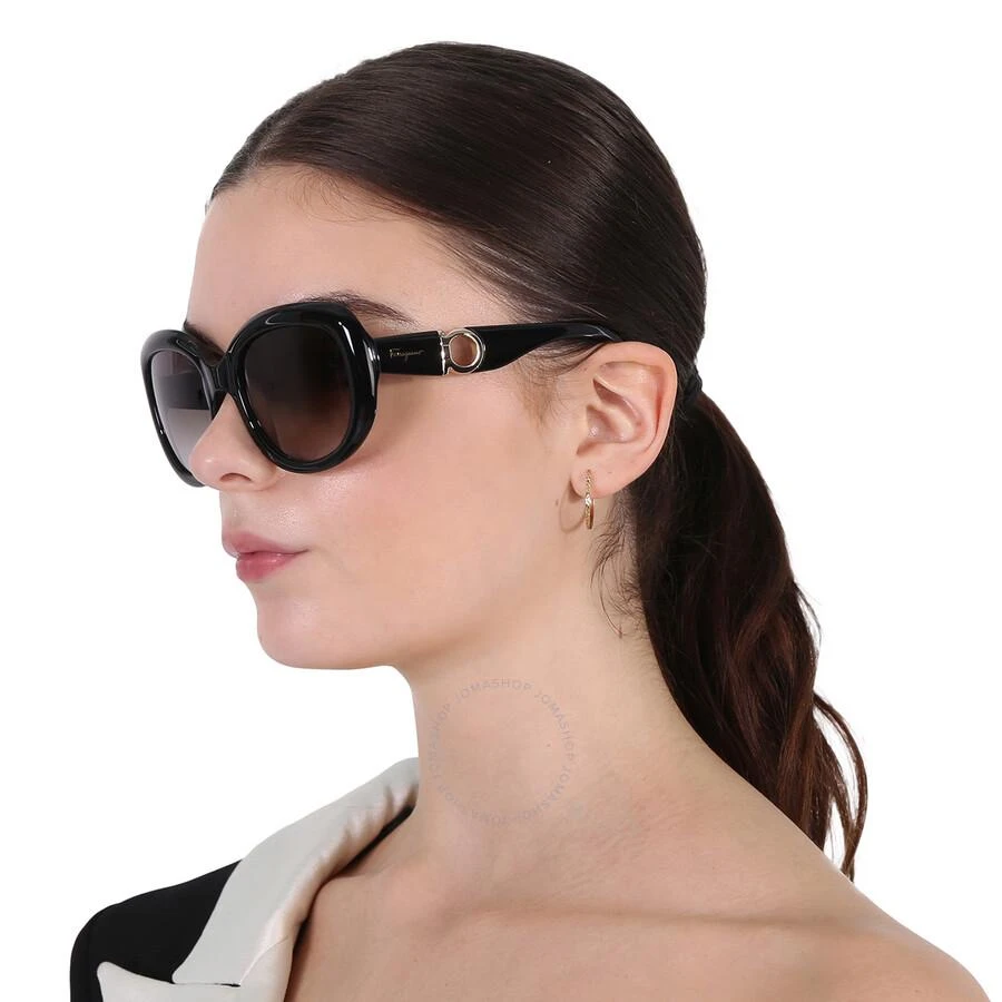 商品Salvatore Ferragamo|Salvatore Ferragamo Gradient Smoke Oval Ladies Sunglasses SF727S 001 53,价格¥590,第2张图片详细描述