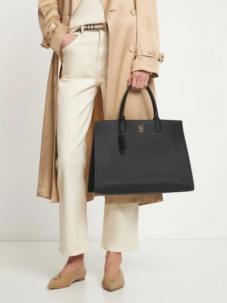 商品Burberry|Medium Tb Grained Leather Tote Bag,价格¥25151,第1张图片详细描述