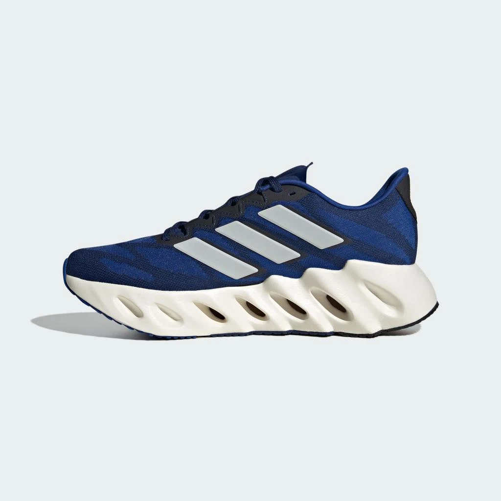 SWITCH FWD RUNNING SHOES 商品