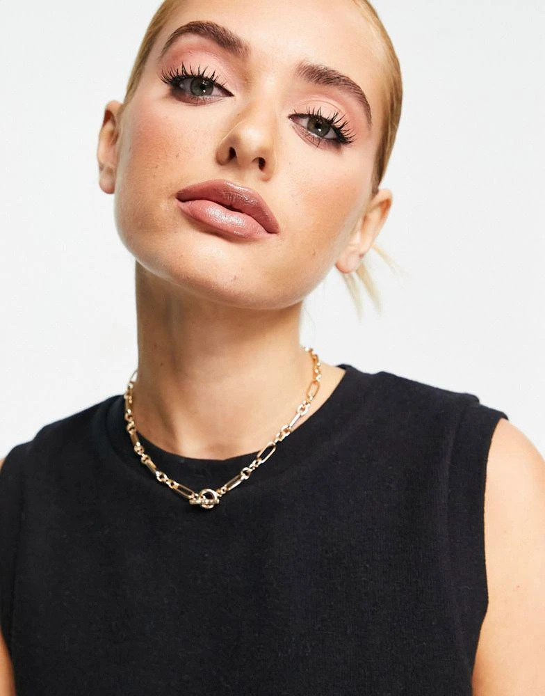 商品ASOS|ASOS DESIGN T-bar necklace with mixed chain in gold tone,价格¥50,第2张图片详细描述
