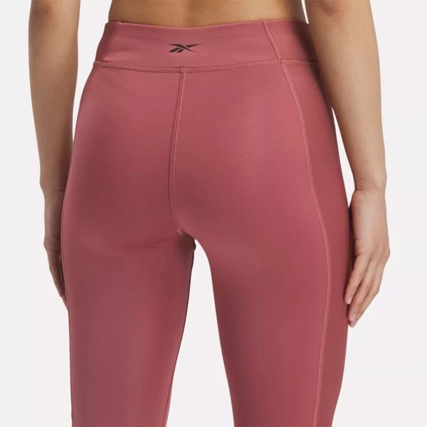 商品Reebok|Yoga High Rise Performance Rib Leggings,价格¥111,第5张图片详细描述