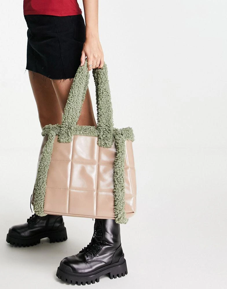 商品ASOS|ASOS DESIGN tote bag with shearling trim in taupe ,价格¥131,第2张图片详细描述