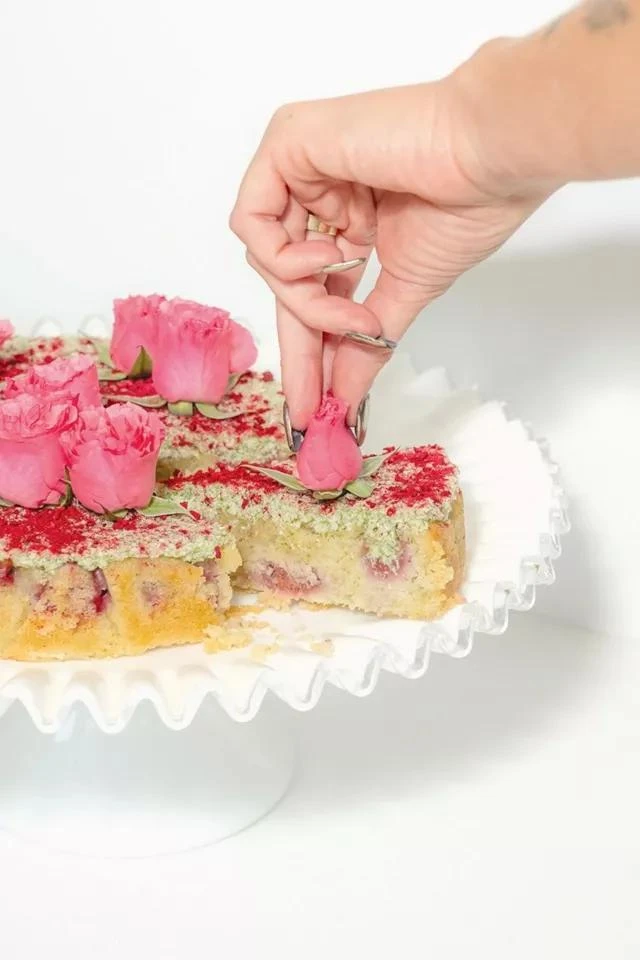 商品The Caker|The Caker's Coconut Raspberry Lime Leaf Cake Kit,价格¥150,第3张图片详细描述
