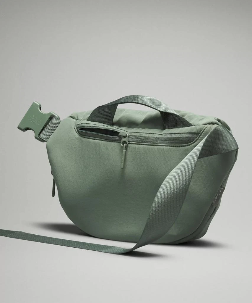 Curved Crossbody Bag 3L 商品
