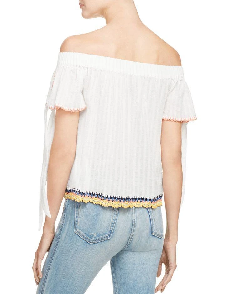 商品Banjara|Off-the-Shoulder Crochet Top,价格¥329,第2张图片详细描述