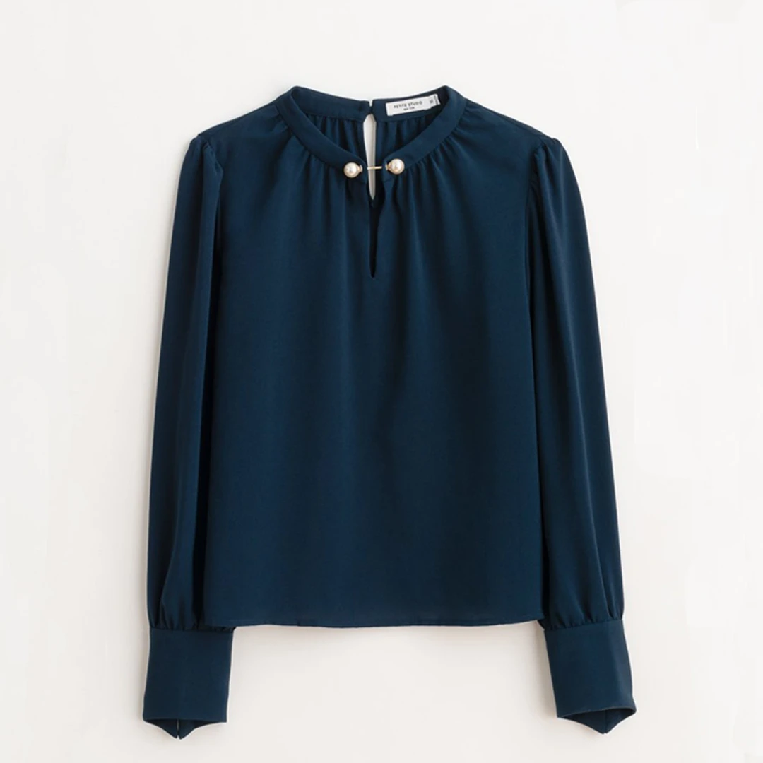 商品[国内直发] Petite Studio NYC|Buvette 珍珠衬衣 - 藏青色 | Buvette Blouse - Navy,价格¥782,第5张图片详细描述