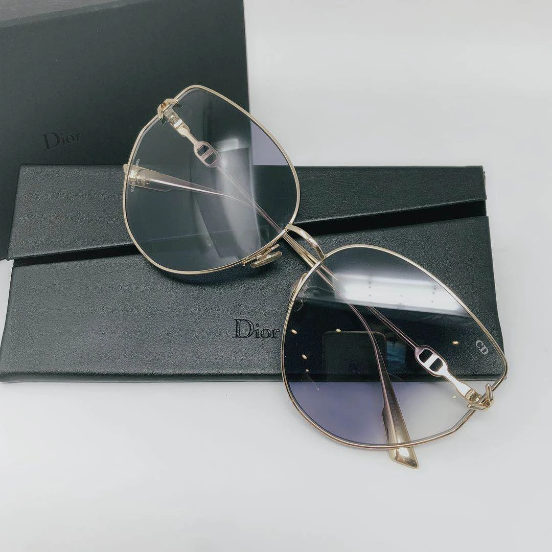 商品Dior|女款时尚配饰太阳镜 蝶形太阳眼镜,价格¥2092,第4张图片详细描述