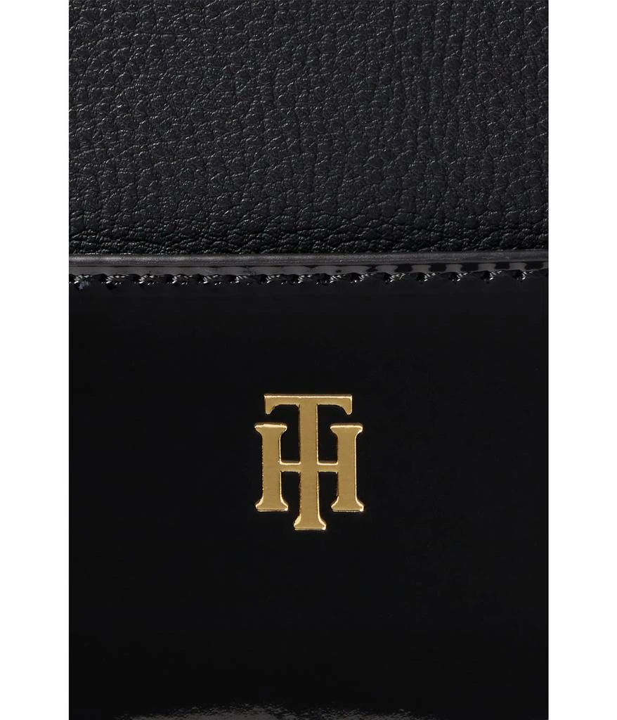 商品Tommy Hilfiger|Millie II Medium Dome Backpack,价格¥480,第4张图片详细描述