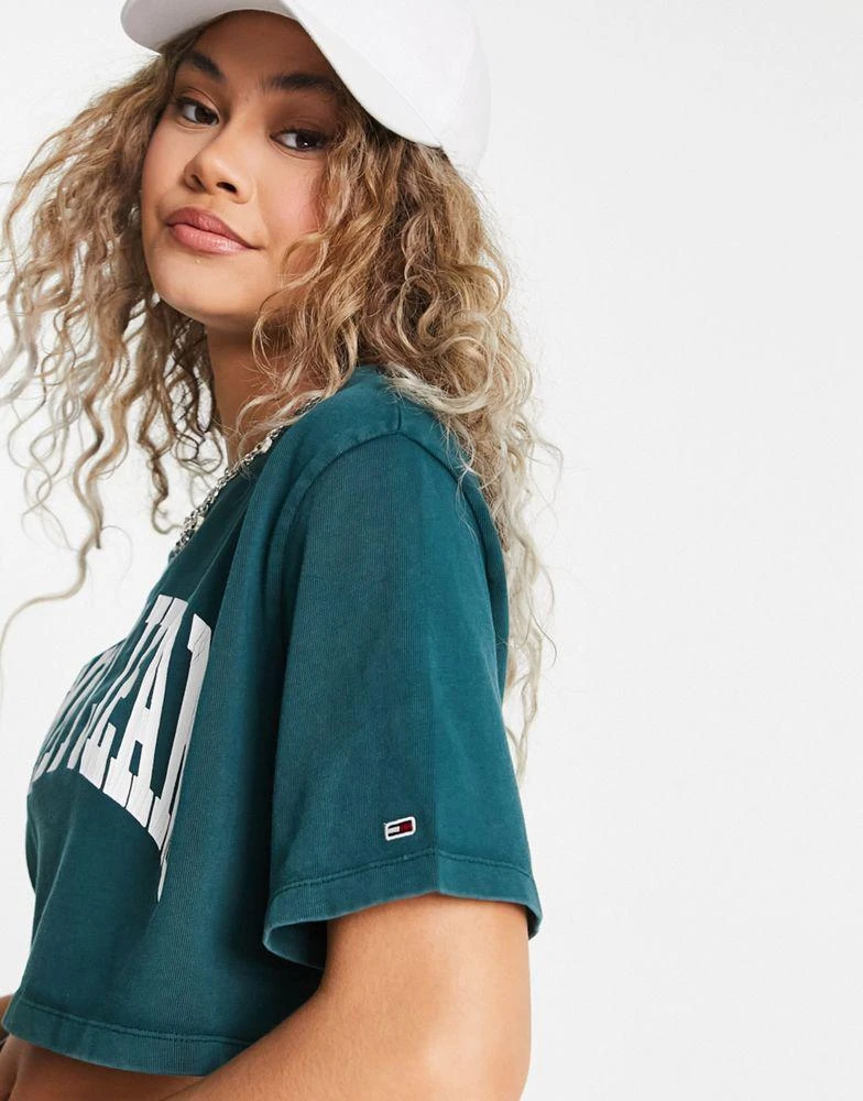 商品Tommy Jeans|Tommy Jeans oversized cropped collegiate logo t-shirt in green,价格¥196,第2张图片详细描述