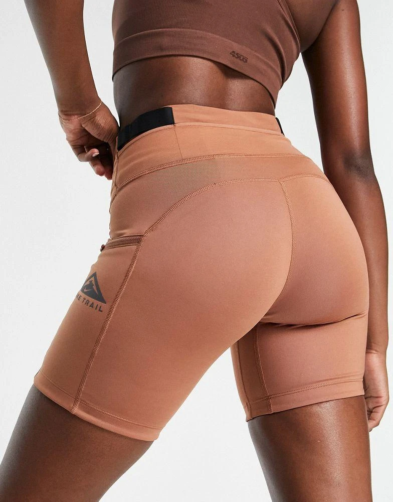 商品NIKE|Nike Running Trail epic luxe booty legging shorts in beige,价格¥145,第2张图片详细描述