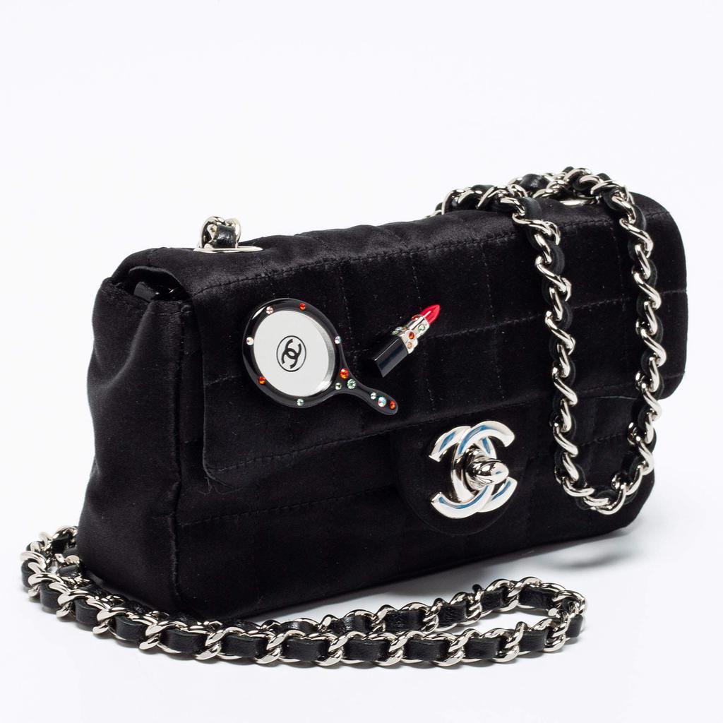 Chanel Black Quilted Satin Square Charms Flap Bag商品第3张图片规格展示