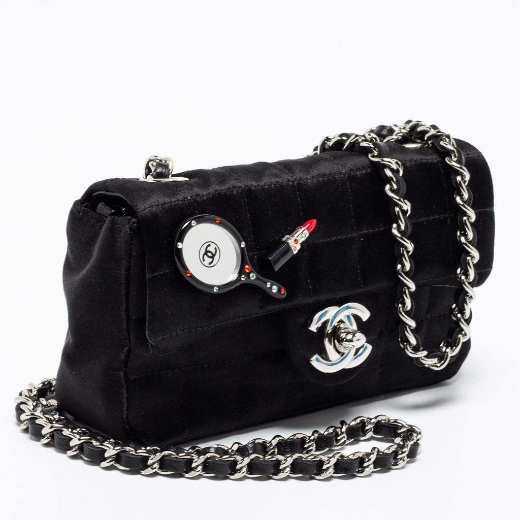 商品[二手商品] Chanel|Chanel Black Quilted Satin Square Charms Flap Bag ,价格¥18720,第3张图片详细描述