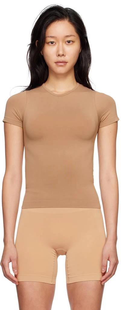 商品SKIMS|Tan Soft Smoothing Seamless T-Shirt,价格¥493,第1张图片