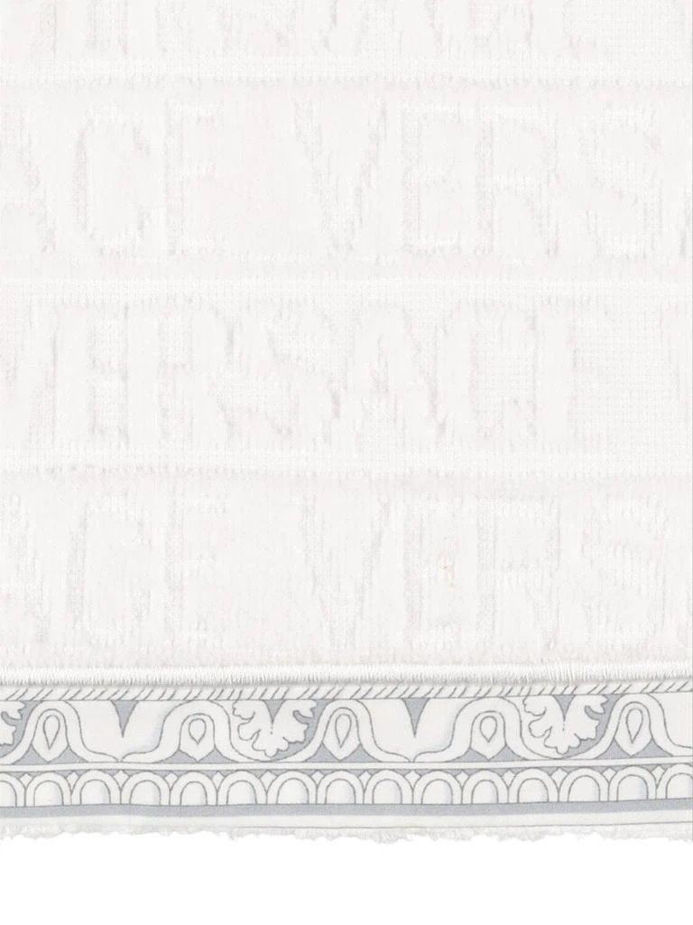 商品Versace|I Heart Baroque Bath Towel,价格¥578,第1张图片详细描述