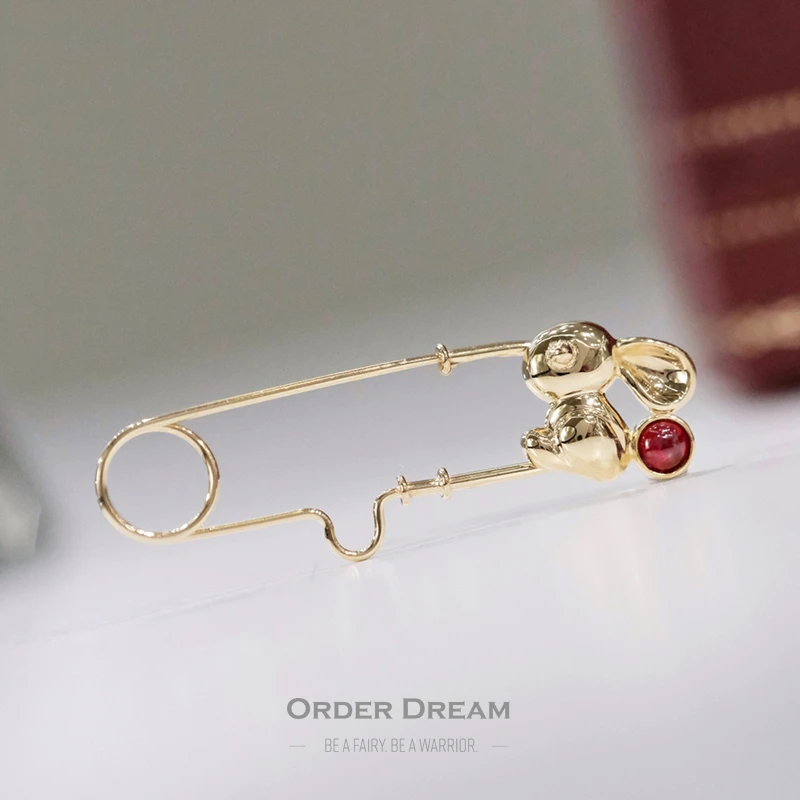 商品[国内直发] Order Dream|18K金兔子红宝胸针,价格¥2553,第1张图片
