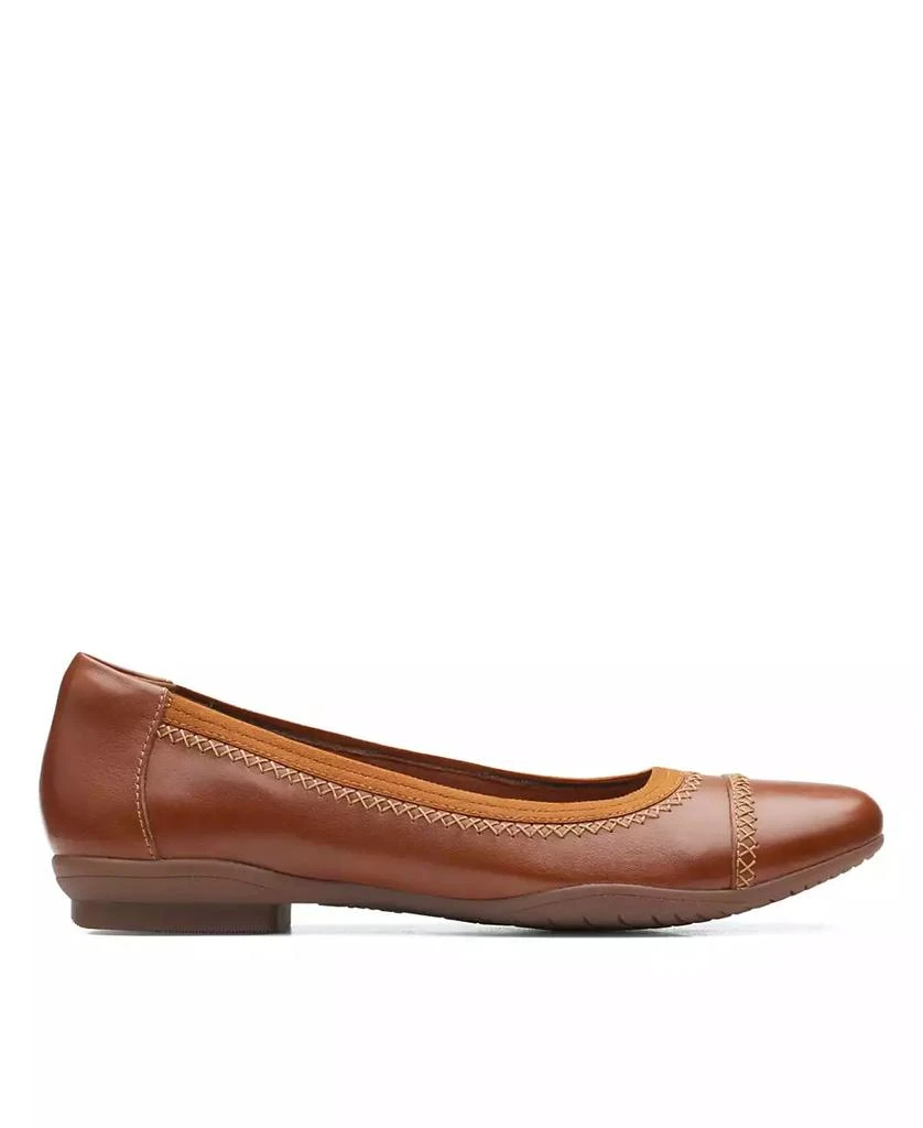 商品Clarks|Women's Collection Sara Bay Pump Shoes,价格¥286,第2张图片详细描述