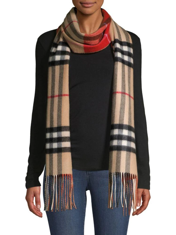 商品Burberry|Reversible Check Cashmere Scarf,价格¥3083,第1张图片