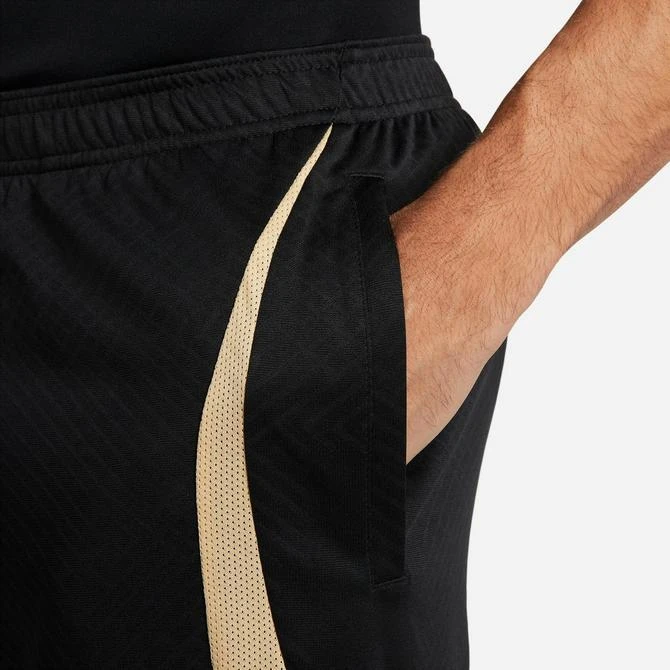 Men's Nike Dri-FIT Chelsea FC Strike Knit Soccer Shorts 商品