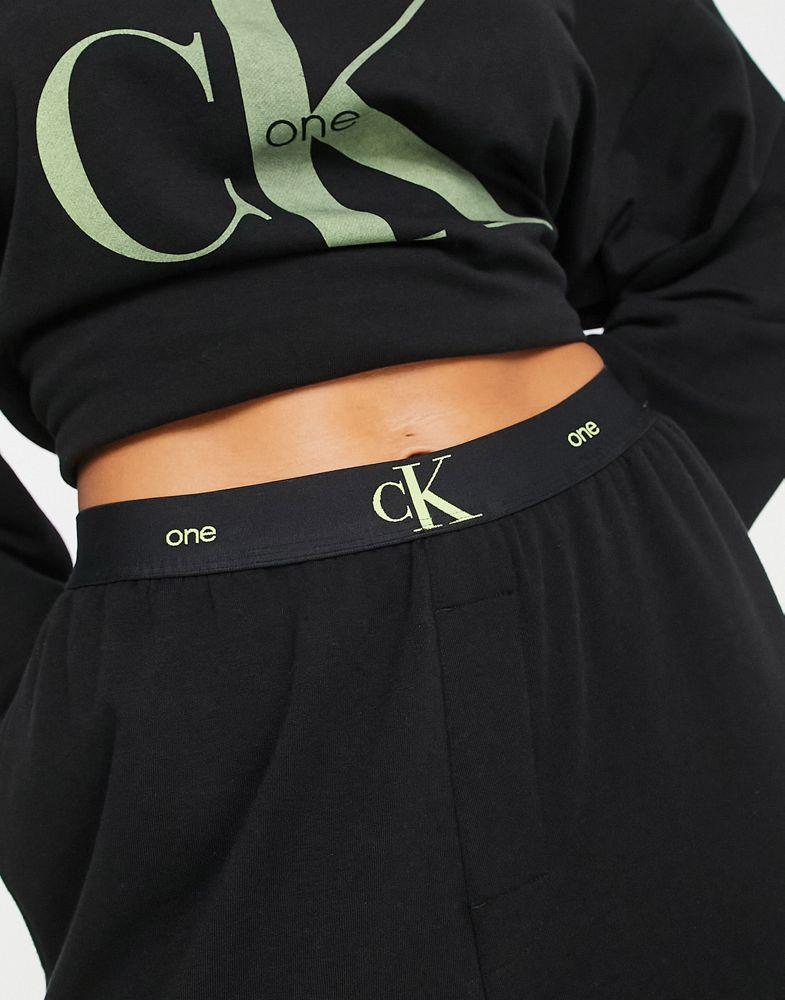 Calvin Klein CK One Cotton Logo oversized straight leg jogger in black商品第3张图片规格展示