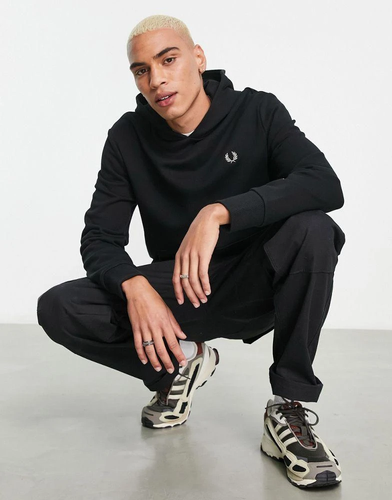 商品Fred Perry|Fred Perry laurel wreath back print hoodie in black,价格¥487,第3张图片详细描述