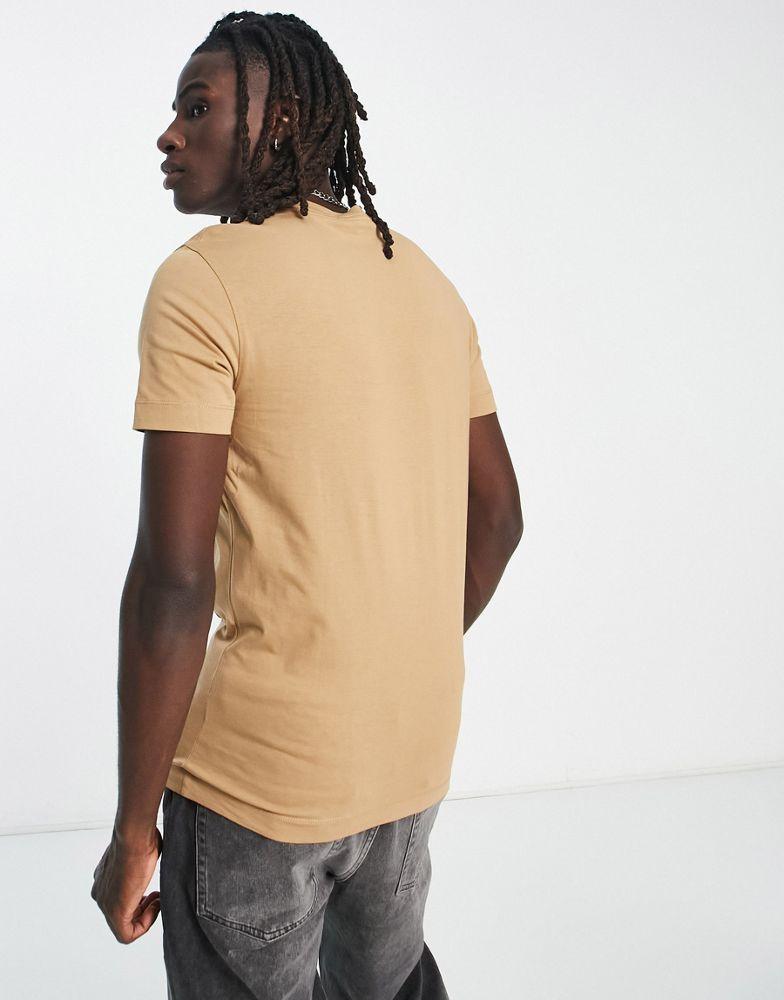 商品Calvin Klein|Calvin Klein Jeans stacked logo t-shirt in camel,价格¥312,第4张图片详细描述