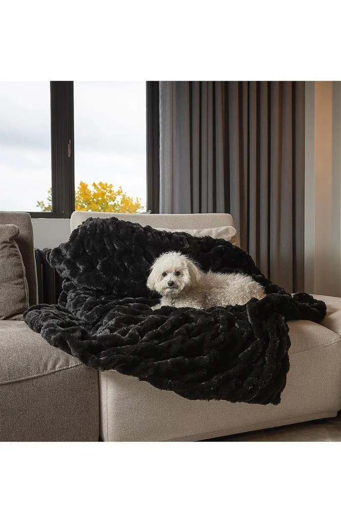 商品LUXE|Faux Fur Throw - 50" x 60" - Black,价格¥479,第3张图片详细描述