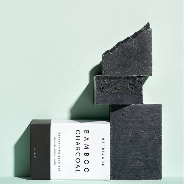 商品Lookfantastic|Herbivore Bamboo Charcoal Detoxifying Soap Bar 113g,价格¥114,第4张图片详细描述
