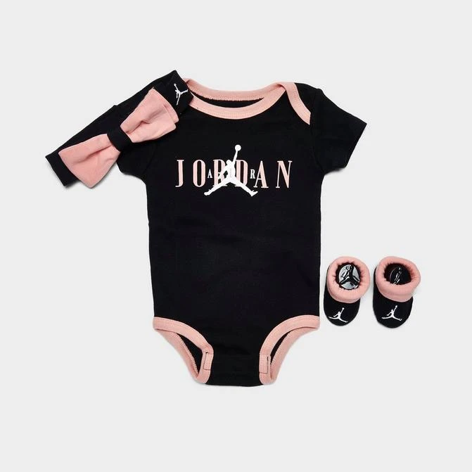 商品Jordan|Girls' Infant Jordan 3-Piece Pink Satin Box Set,价格¥150,第1张图片