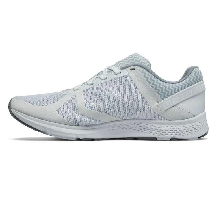 商品New Balance|Women's Vazee Transform Graphic Trainer,价格¥243,第2张图片详细描述